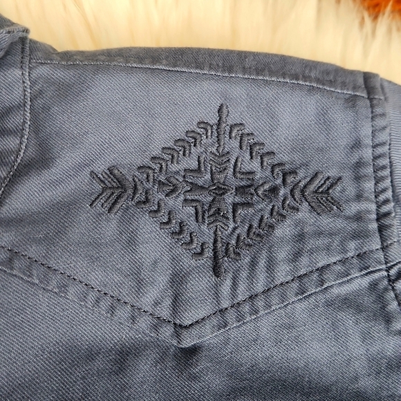 Sun& Shadow Button Front Embroidered Collared Fitted Longsleeve Shirt - Picture 4 of 5